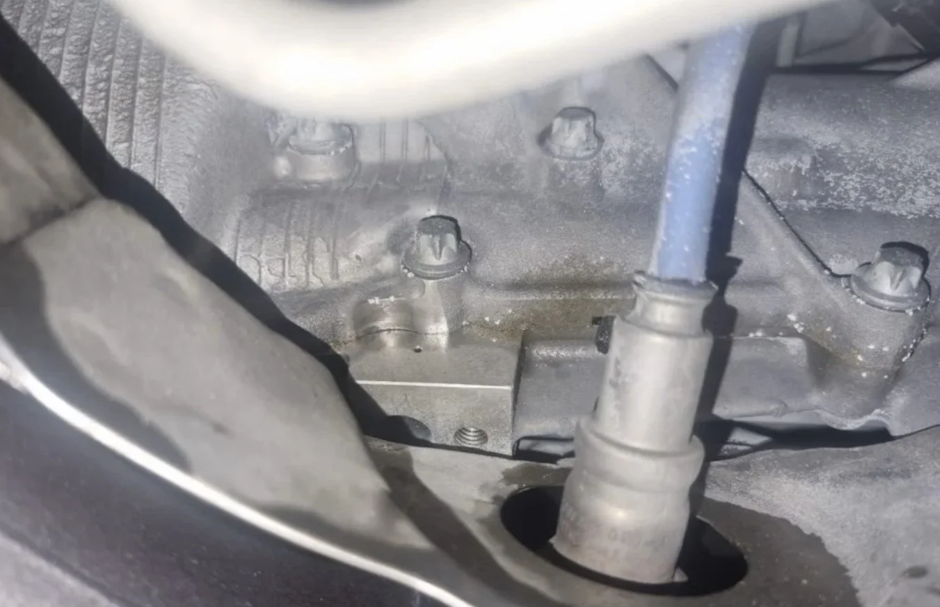 Motor Detail - nicht angeschlossener Schlauch